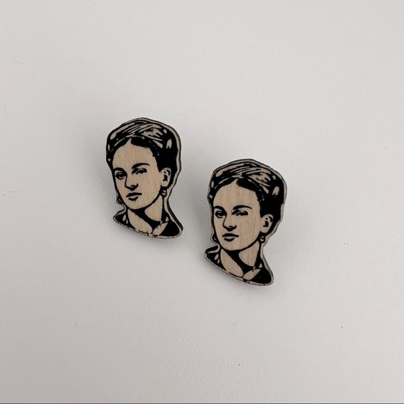 Frida Kahlo Wooden Earrings - Natural Boho Chic - Picture 1 of 2